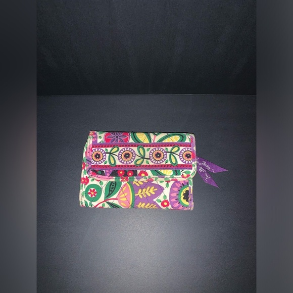Vintage Vera Bradley, Foldable Wallet. Unique quilted design inside & out! - Picture 1 of 10